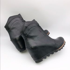 sorel fiona wedge lux bootie